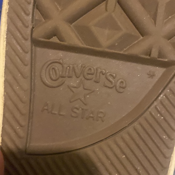 Converse - Picture 3 of 5